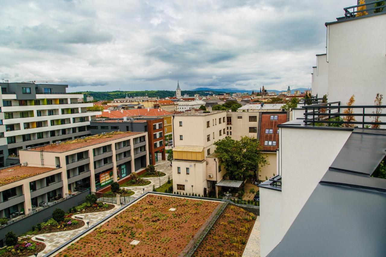 The Town Hall Residence -Welcome Home Apartment-Free Outdoor Parking-Ac Košice Eksteriør bilde